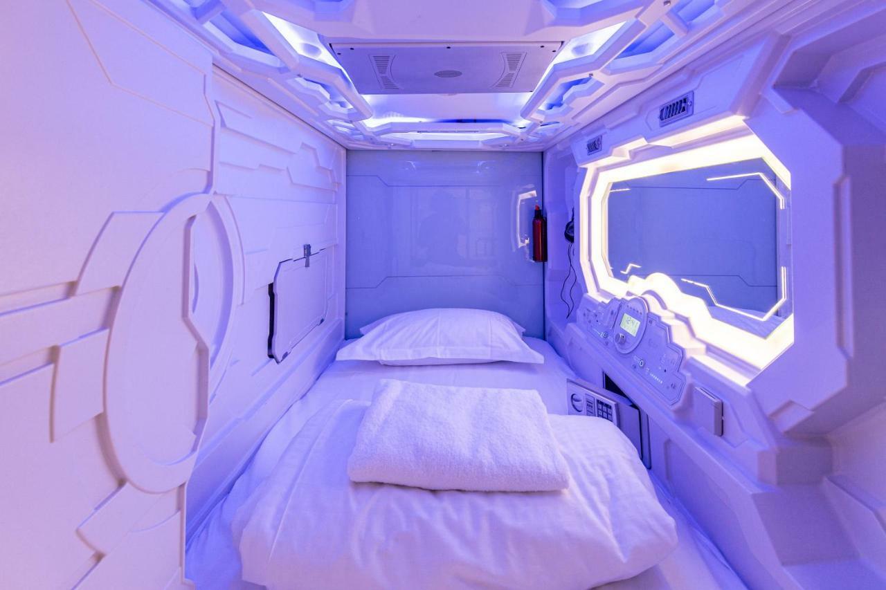 Spacehotel Karlsruhe Exterior photo