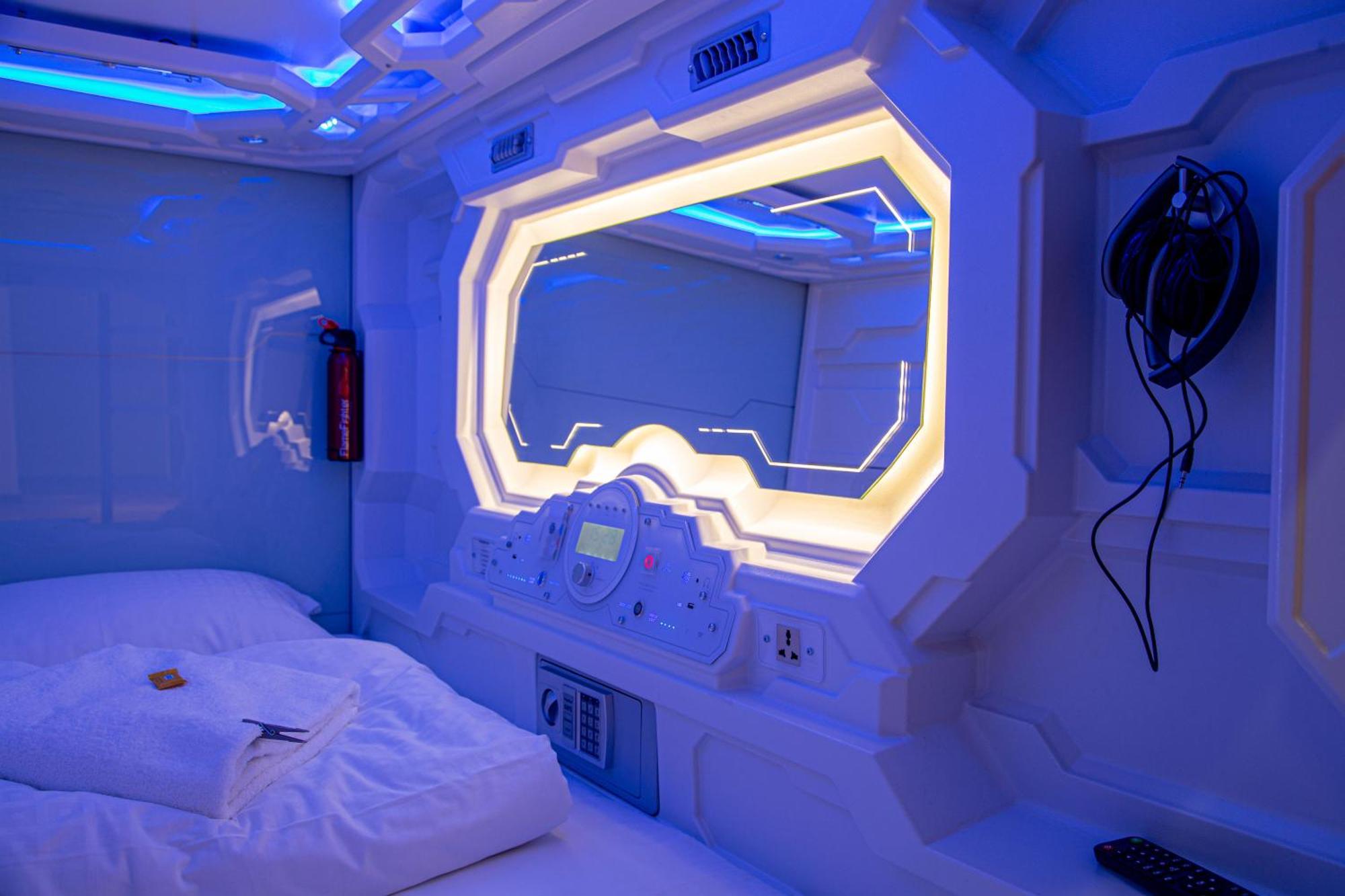 Spacehotel Karlsruhe Exterior photo